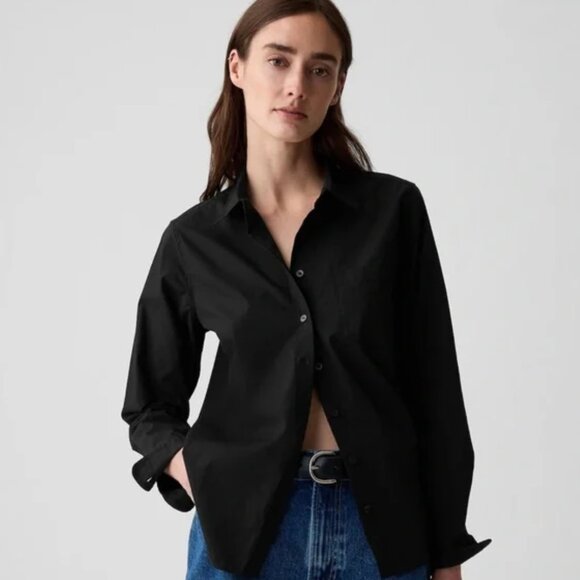 GAP Tops - GAP Organic Cotton Button Down PERFECT SHIRT Shirt size M NWT